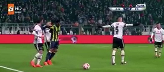 Ricardo Quaresma yumruk attı kırmızı kart gördü