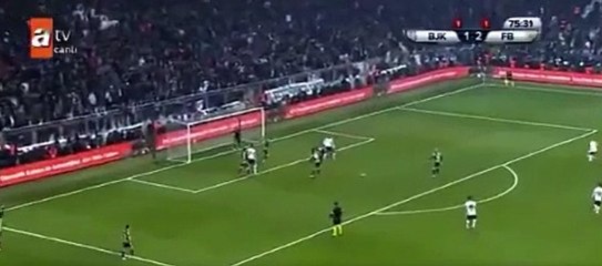 Volkan Demirel'in kırmızı kart görmesine sebep olan itirazı