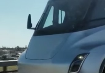 Tesla's Electric Semi Truck Makes an Appearance in Sacramento