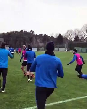 Icardi y varios jugadores del Inter trolean a Candreva por su cumpleañsos