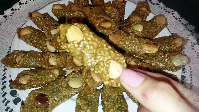 وصفات رمضان حلوة معسلة بالسمسم الجنجلان بمقادير بسيطة - Gâteaux marocains eu miel et aux sésames