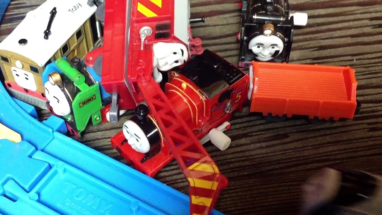 カプセルガチャトーマスの仲間達＆ドッジ＆ハーヴィー　THOMAS & FRIENDS 　HARVEY & DODGE