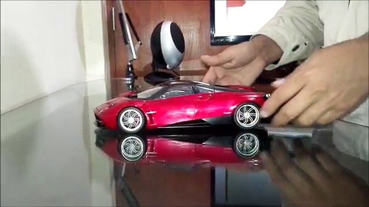 Pagani Huayra escala 1/18 Autoart
