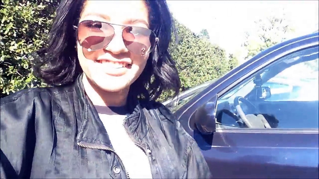 THRIFT STORE VLOG + HUGE TRY ON HAUL // SHOP AND SAVE MONEY