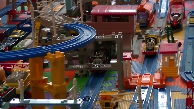 【juguetes de trenes 】 Thomas y sus amigos (00250 es)