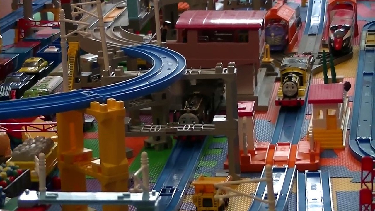 【juguetes de trenes 】 Thomas y sus amigos (00250 es)
