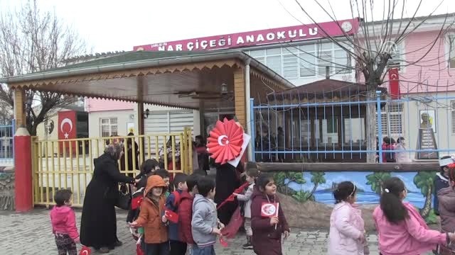 Minik Öğrencilerden Mehmetçik'e Destek