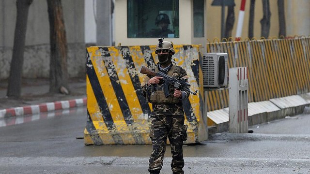 جرحى في تفجير انتحاري قرب سفارات أجنبية في كابول