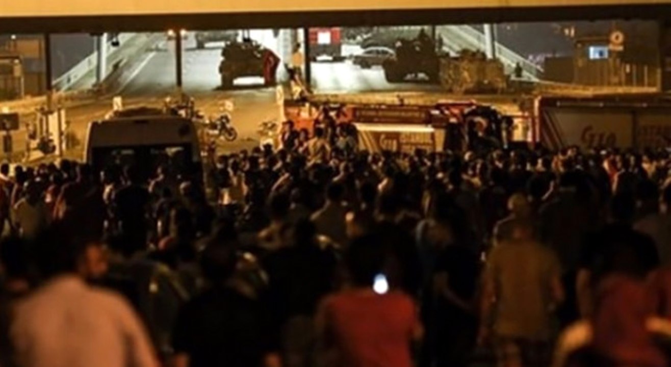 15 Temmuz'da Mahmutbey Gişeleri'ni Kapatmaya Teşebbüs Davasında FETÖ'cülere Ceza Yağdı