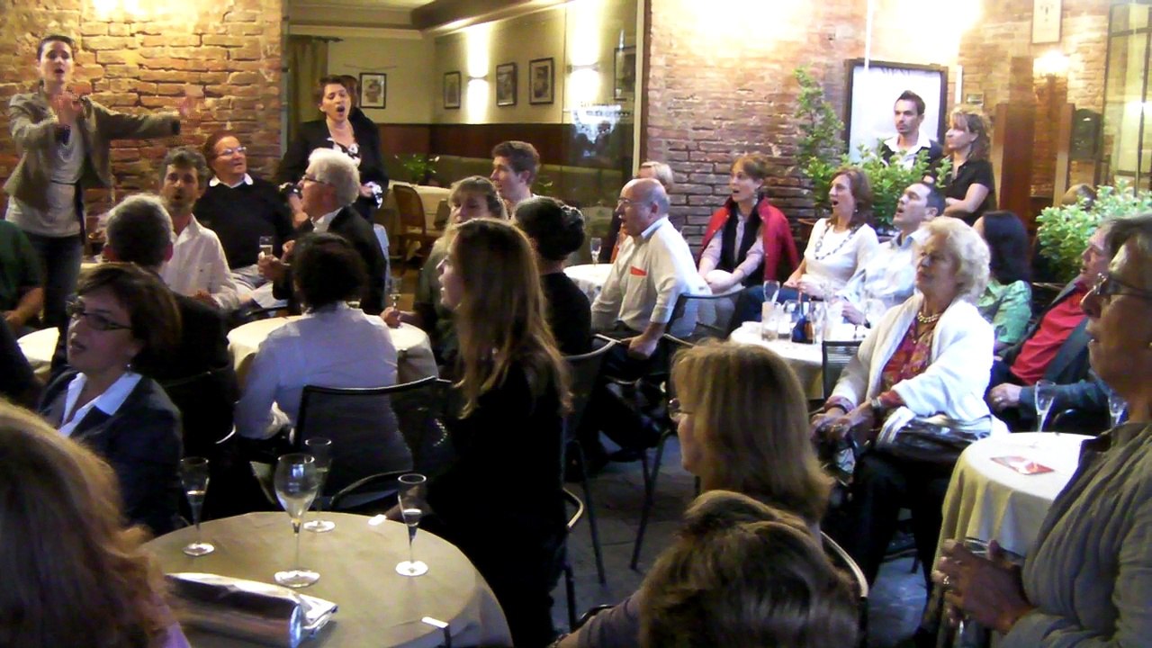 Flash Mobbing. Siena, Bar Palio, Piazza Del Campo, la Festa Europea Della Musica a Montalcino.