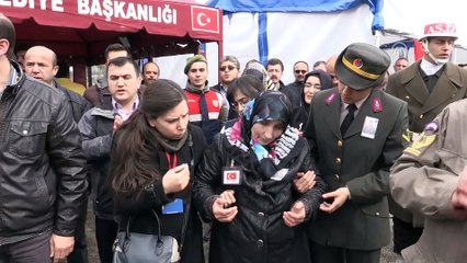Şehitlerimizi uğurluyoruz - Şehit Jandarma Uzman Çavuş Açıkkol, son yolculuğuna uğurlandı (2) - ISPARTA