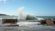 Marseille : de belles vagues sur les plages du Prado