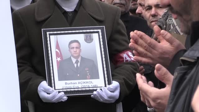 Şehitlerimizi Uğurluyoruz - Şehit Jandarma Uzman Çavuş Açıkkol, Son Yolculuğuna Uğurlandı (2)