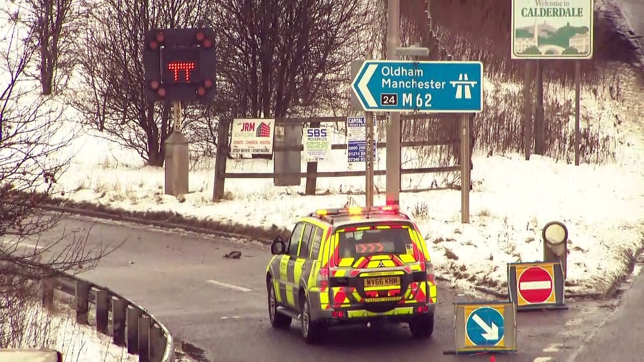 UK Snow: Drivers stranded on M62