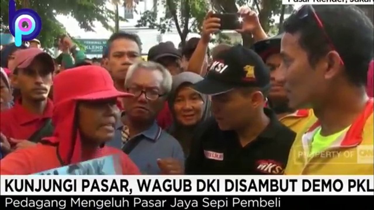 SANDI KEBINGUNGAN.. NIAT BLUSUKAN DENGAN SEPEDA!!  SANDIAGA UNO MALAH DI DEMO PKL