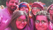 Bailes y color para festejar el tradicional festival Holi en Bangalore