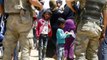 Syrian refugees gather at Turkish border as Kurds close on IS stronghold | Journal