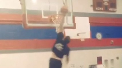 Quenton Nelson goes full #PowerSlam with one-handed lefty dunk