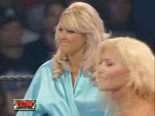 wwe - ecw bikini contest - torrie wilson vs kelly kelly