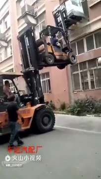 Les déménageurs de l'extreme.. Ces gars son fous