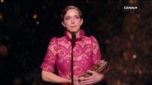 Sara Giraudeau, très émue en recevant son prix remis par Laura Smet - César 2018