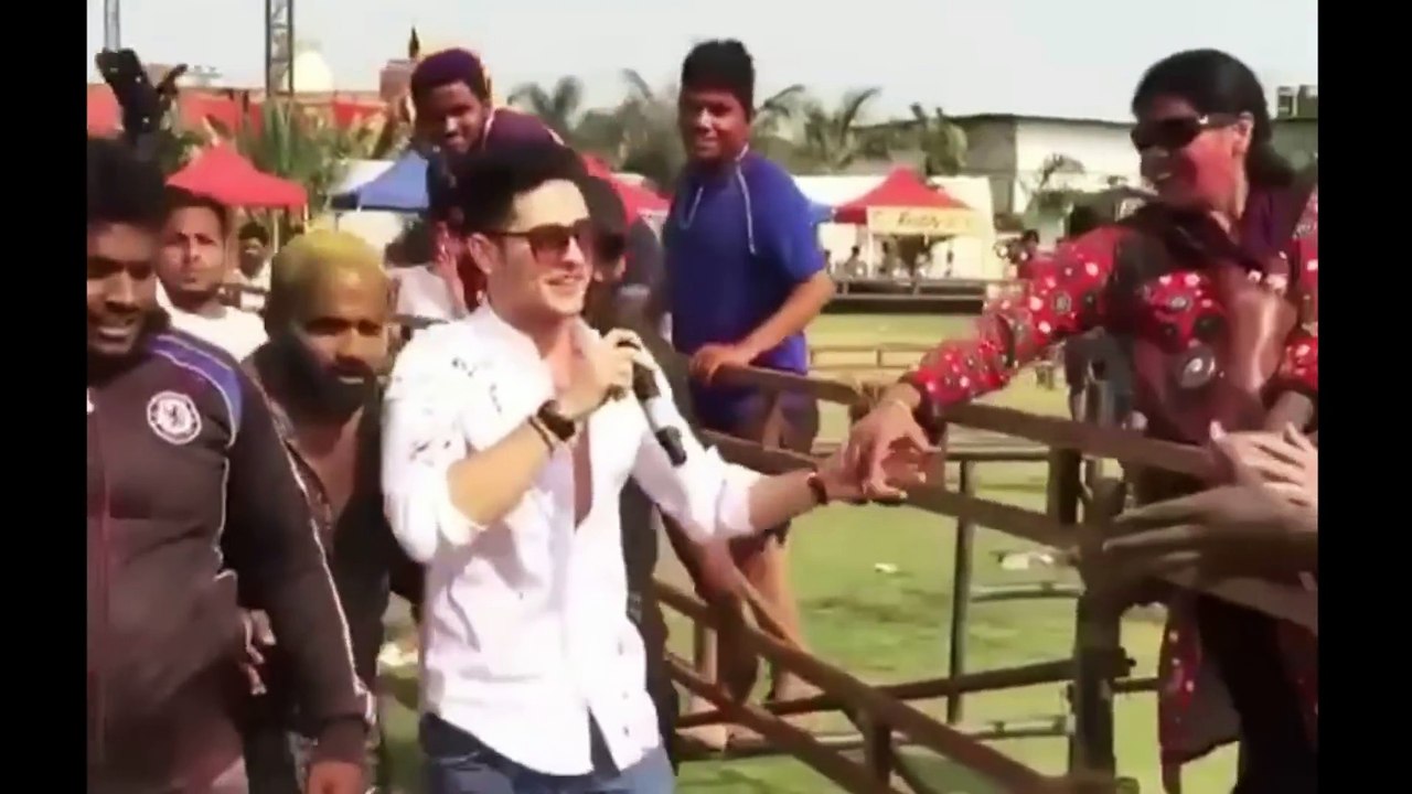 All Big Boss 11 Contestants Celebrating Holi 2018