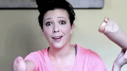 This One-Armed Woman Creates Videos About Doing Everyday Things