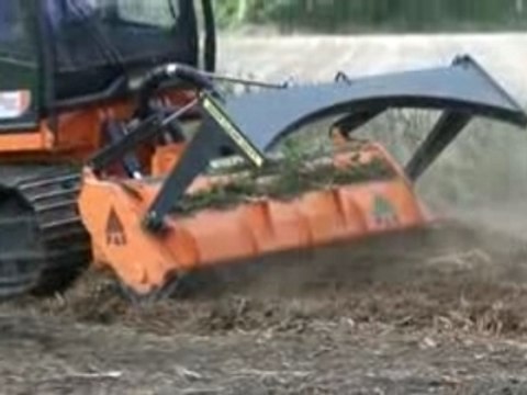 TIMBERCOOP CHENILLARD PT GATOR BROYEUR 350 CV part 1