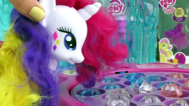 Распаковка большой Рарити с очень красивой юбкой. Май Литл Пони Мультик от Kiwi Show