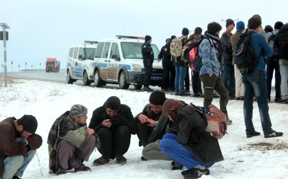 Tırnaklarını Çekip İşkence Yaptıkları 100 Göçmeni, Ankara Yerine Erzurum'a Bıraktılar