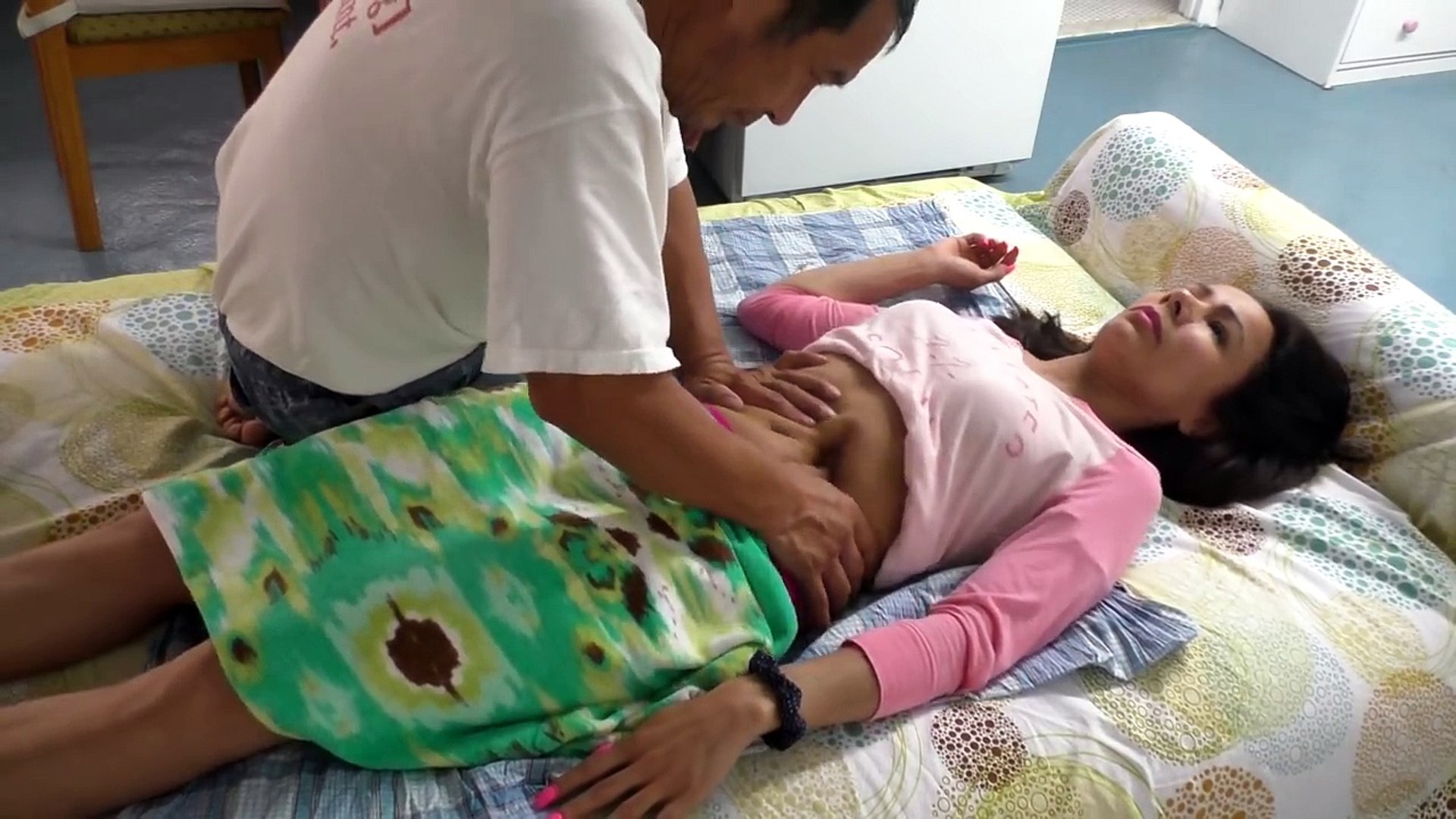 Rus ayol onlayn porno videoda belbogli yigitni sikdi.