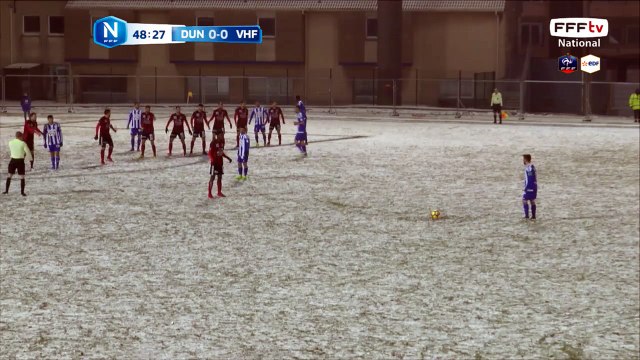 Coup franc, puis frappe trop enlevée