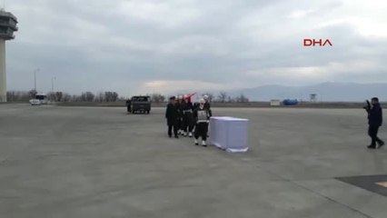 Elazığ Arkadaşının Kaza Kurşunu ile Şehit Olan Er Ömer Sarı Memleketine Uğurlandı