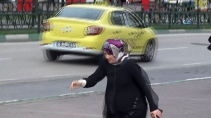 Lodos vatandaşlara dans ettirdi