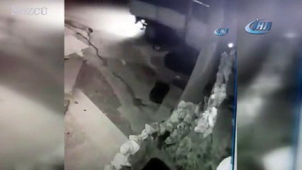 İzmir'de Türk bayrağını indirdiler