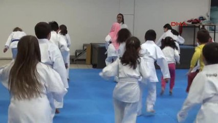 Düğün Salonunda Çalışarak 14 Madalya Kazandılar