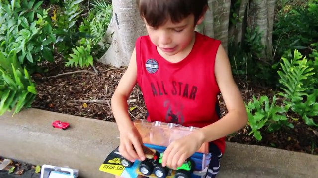 BABY ELI TOY Freaks Freaky New MONSTER JAM MONSTER TRUCKS Disney Car Toys Frank