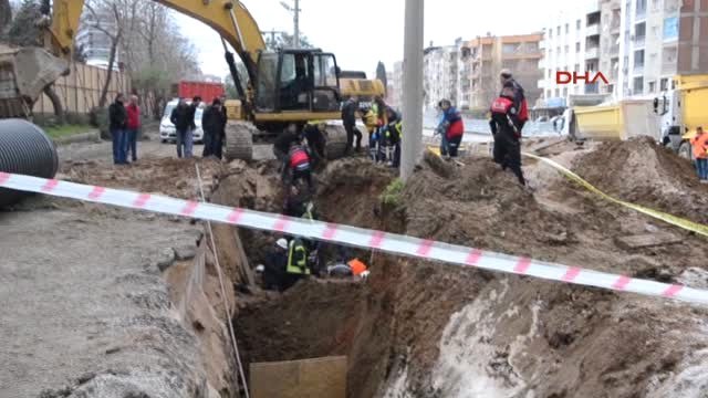 Manisa Göçük Altında Kalan İşçi Ağır Yaralandı