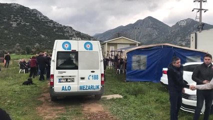 Babasının Üzüntüsüne Dayanamadı - Taziyeleri Kabul Ederken Kalp Krizi Geçirerek Vefat Etti