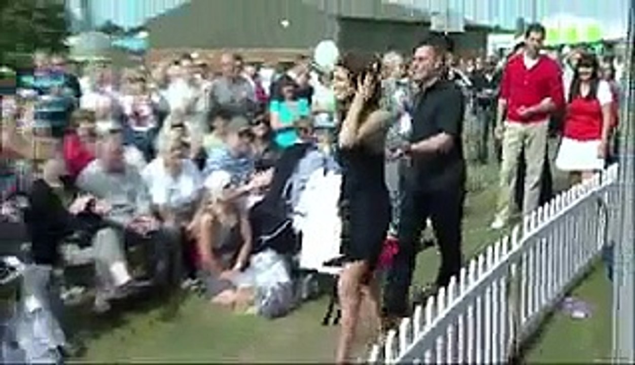 Pakistani Anchor Reham Khan dancing in UK AAJ WITH REHAM KHAN, AAJ NEWS, AAJ TV,