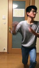 Il bat le record de claquements de doigts sur un morceau de Mozart