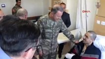 Hatay-Kilis Genelkurmay Başkanı Akar, Yaralı Askerleri Ziyaret Etti