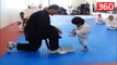 Shikoni mënyrën e veçantë sesi stërviten fëmijët e vegjël në arte marciale (360video)