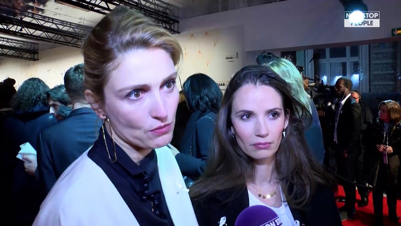 César 2018 : Julie Gayet met le ruban blanc à l'honneur (Exclu vidéo)