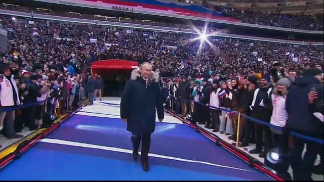 100.000 bei Wladimir Putins Wahlkampf im Moskauer Fussballstadion