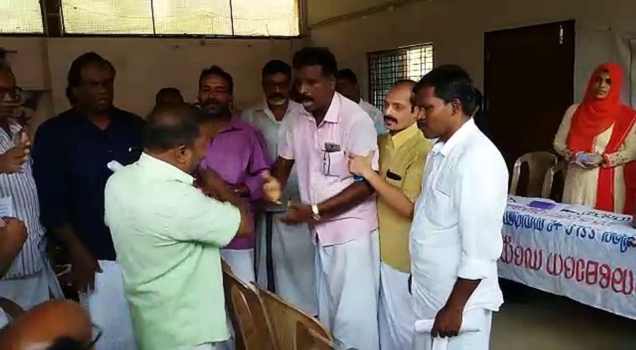 Fight at Irimbiliyam panchayath seminar