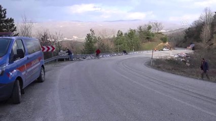 Tırdan Uçan Branda Kazaya Neden Oldu: 4 Yaralı