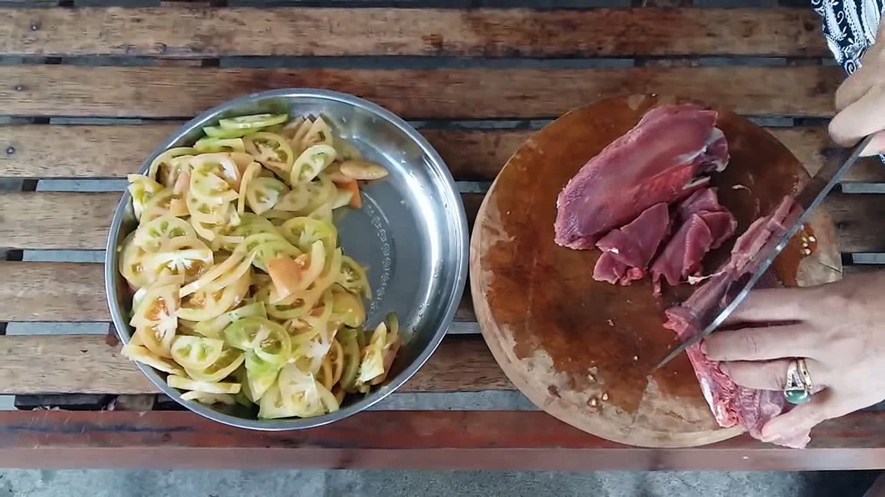 Amazing Cooking At Home How To Cook Fried Beef With Tomatoes And Canned Fish Cambodian Foo