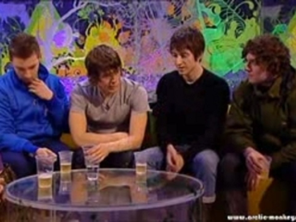 Arctic Monkeys - Interview après le concert de Glastonbury