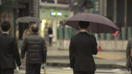 [날씨] 따뜻한 봄 날씨...밤사이 비바람, 강원 폭설 / YTN